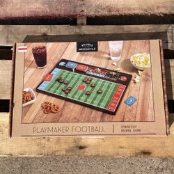 NEW Studio Mercantile Playmaker Football Strategy Board Game