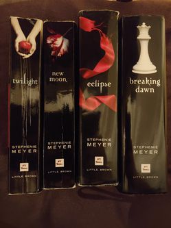 Twilight, New Moon, Eclipse, Breaking Dawn Saga books by Stephanie Meyer