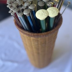 Knitting needles, some of them are vintage