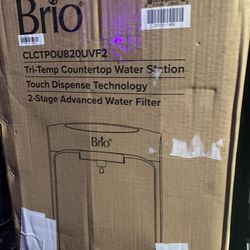 Counter top water dispenser