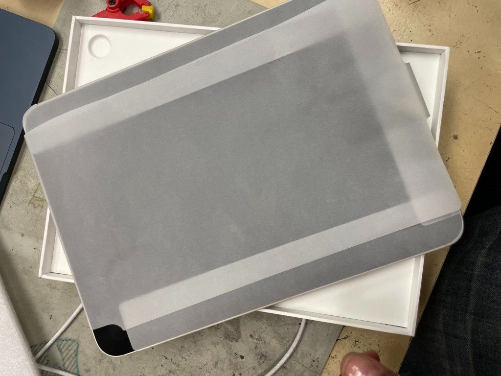 iPad 10th Gen w/ cell (64gb)