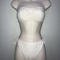 SEXY 2 PIECE BIKINI. (SIZES S-M-L-XL) make a offer) Strap or Strapless 