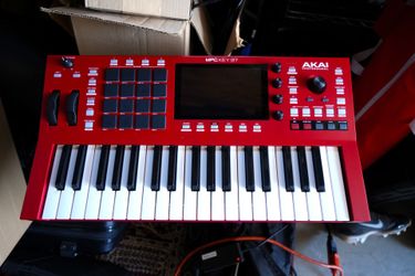 Akai MPC 37 Key + 1TB SD Card Fully Loaded with Expansion Packs!