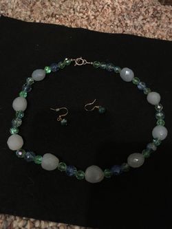LADIES HANDMADE GREEN AND BLUE CRYSTAL 18” NECKLACE