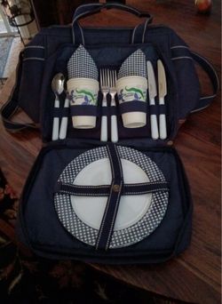 Picnic at Ascot Original Insulated Picnic Basket/Cooler