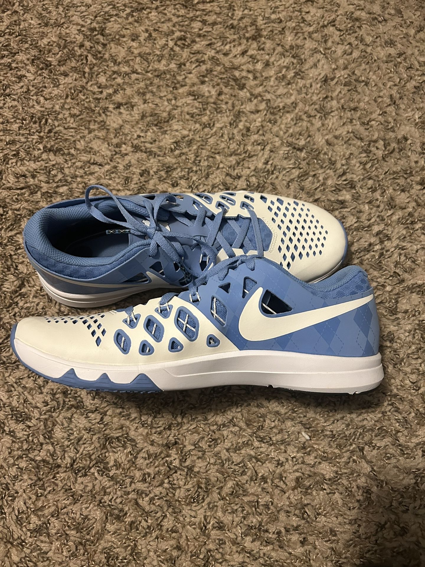 Men’s Nike UNC Tar Heels Athletic Shoes