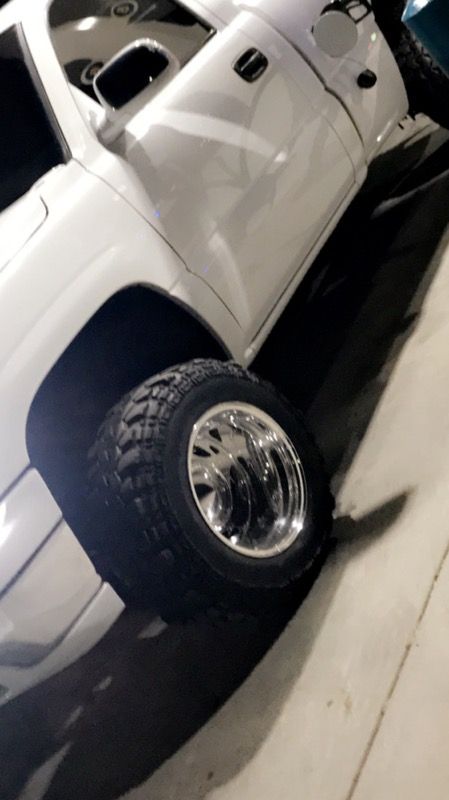 15x12 weld racing wheels (scorpios)