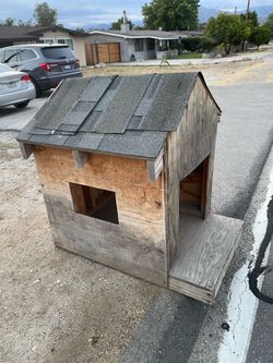 Free dog house