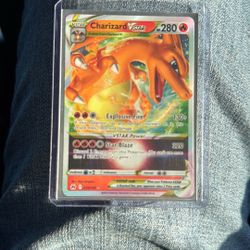 Pokémon TCG Charizard VSTAR Crown Zenith Holo Ultra Rare Card 019/159