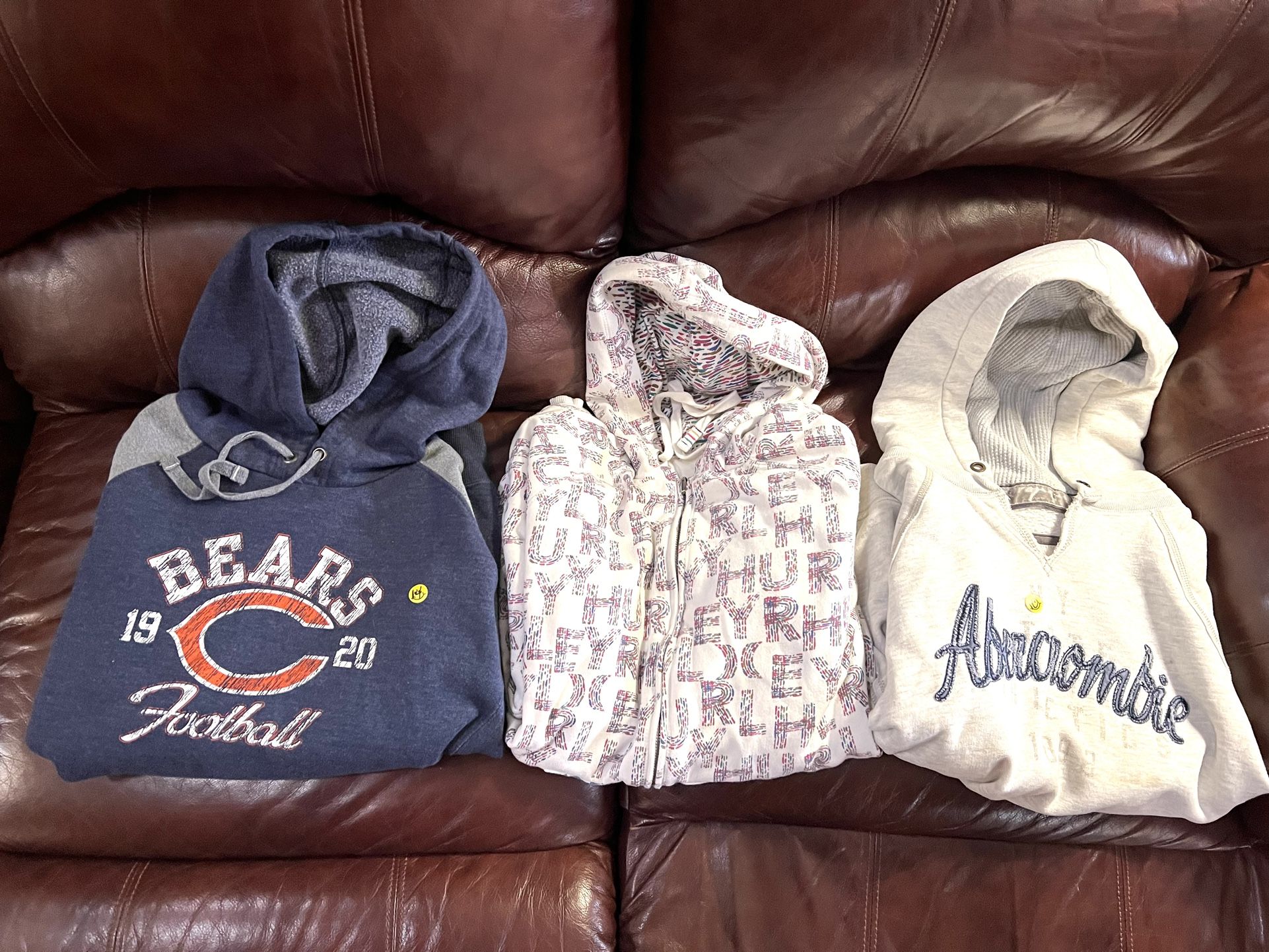 Woman’s Zippered and non zippered hoodies. Bears, Abercrombie, Hurley and Hollister. See Details