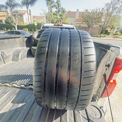 305/30/20 Michelin Pilot Sport 4s 70-80% Tread (1)