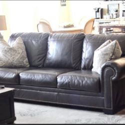Leather couche/love Seat 