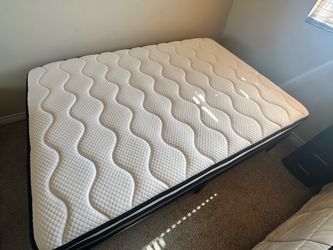!!!2 Full Size Bed Frames and Mattresses!!!