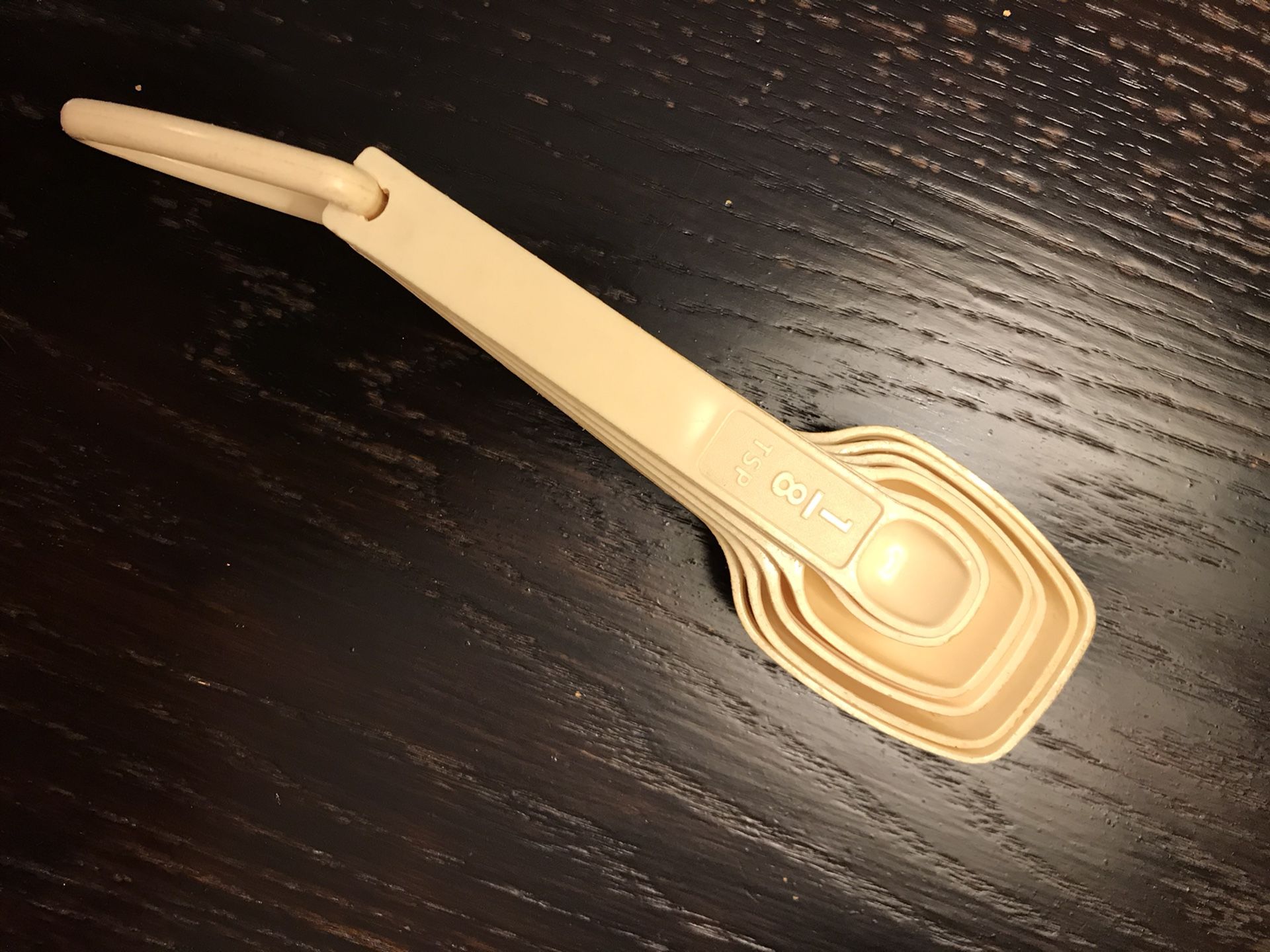 VINTAGE TUPPERWARE Measuring Spoon Set (Vintage Beige) with ring