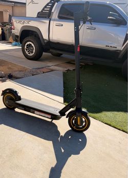 Segway Ninebot KickScooter Max G30P Electric Scooter