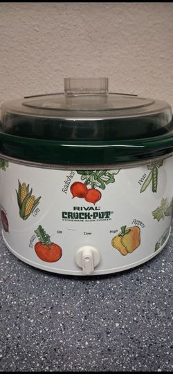 4 QT Crock Pot Pickup 2-11 Pm Rainbow and charleston cash only read description