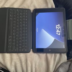 Ipad with keyboard case and pencil
