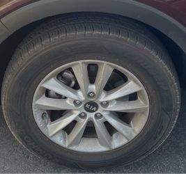 Set of 4 Kumho Crugen Premium Tires - 235/65R17 - 5/32" Tread