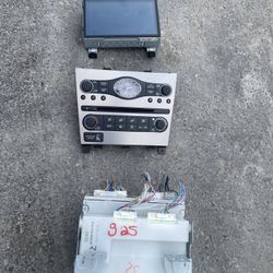 2011 Infiniti G25 Sedan Radio Stereo Control