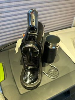 DeLonghi Nespresso Espresso Machine with Aeroccino Milk Frother