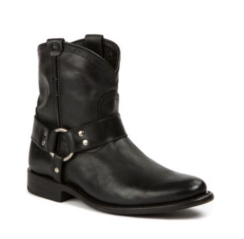 Frye Wyatt Harness Leather Short Boot in Size 5.5