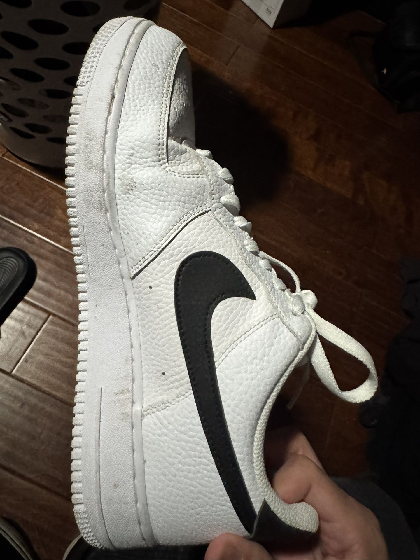 White Nike Air Force Men's Size 11 Shoes 