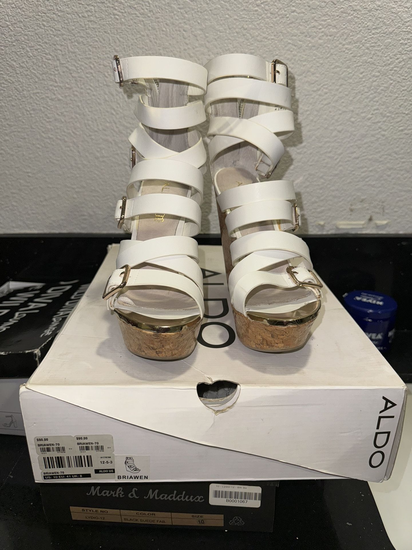 Although White Wedges Size 10