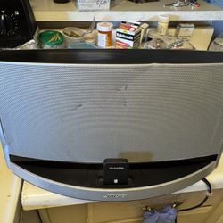 BOSE SoundDock 10 with Bluetooth Adapter and Remote