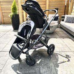 Uppababy Vista Stroller With Rumble Seat and Accessories, Excellent Condition Black 