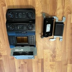 2016 Ford F150 Factory Radio And Headlights 