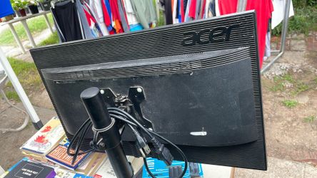 Acer monitor 60hz comes with everything(works good)