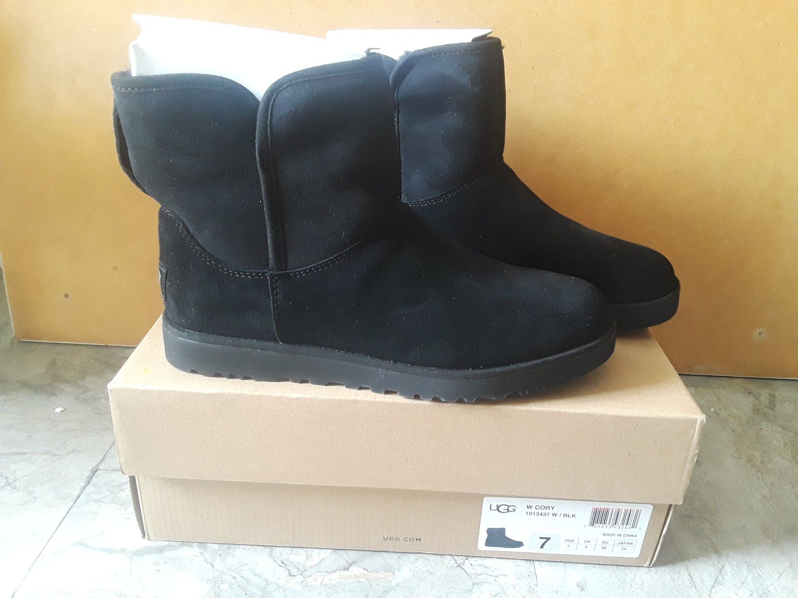 Ugg Boots Size 7(Black)