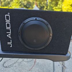 Brand New JL Sub With Built In Amplifier 