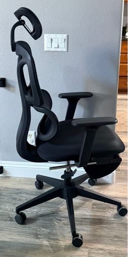 Black Ergonomic Office Chair with Headrest