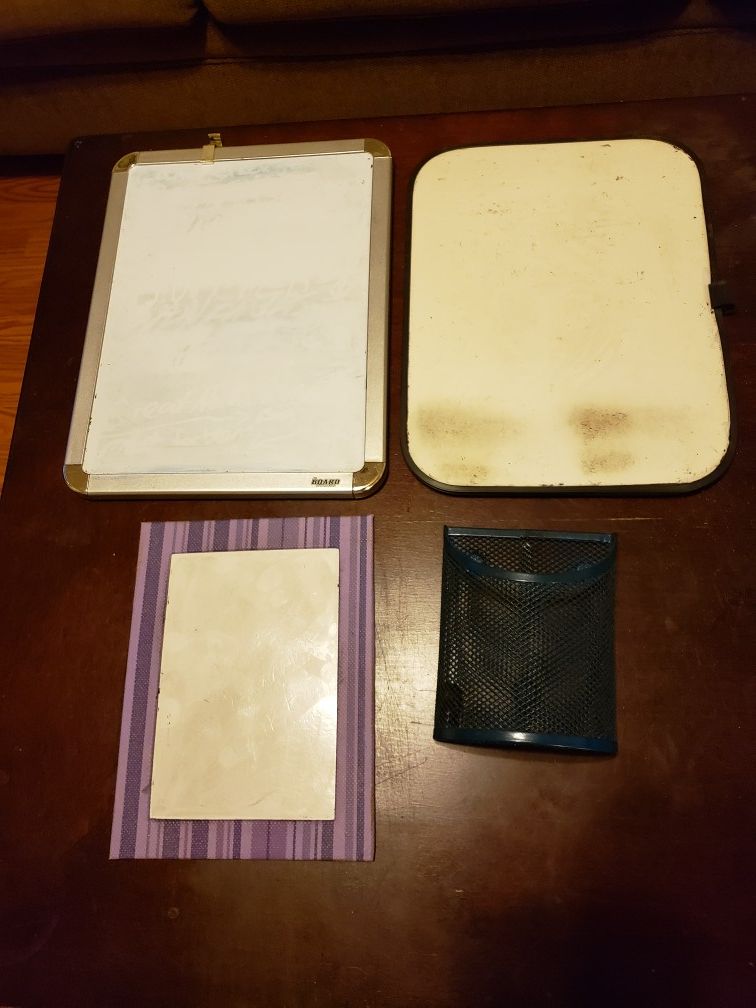 Magnetic Dry Erase Boards & a Magnetic Holder. Used.