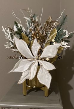 Gold Christmas Decor