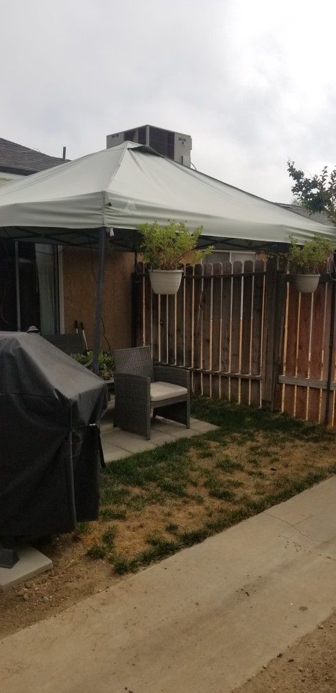 10 X10 Pop Up Canopy
