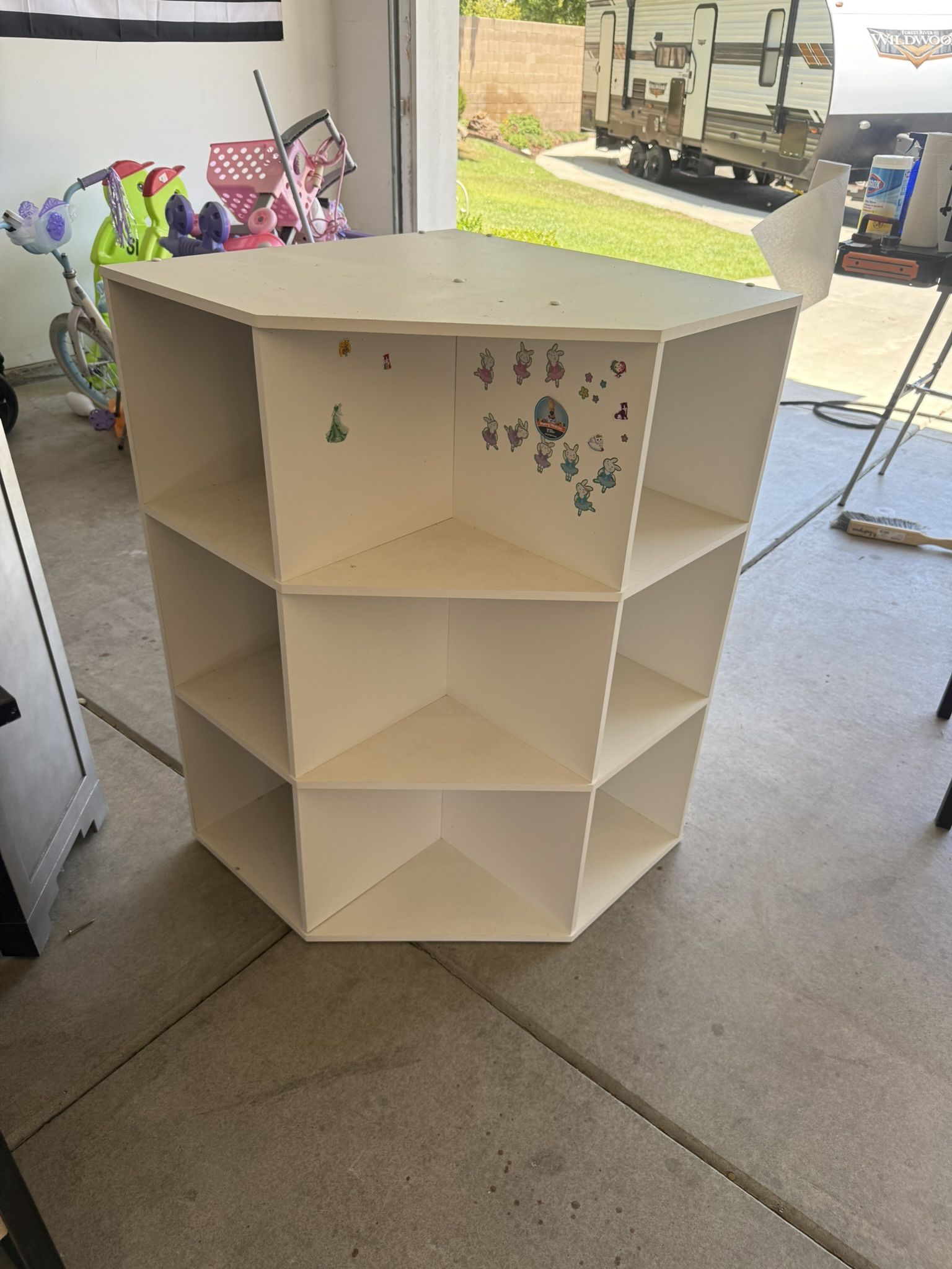 Corner shelf Storage