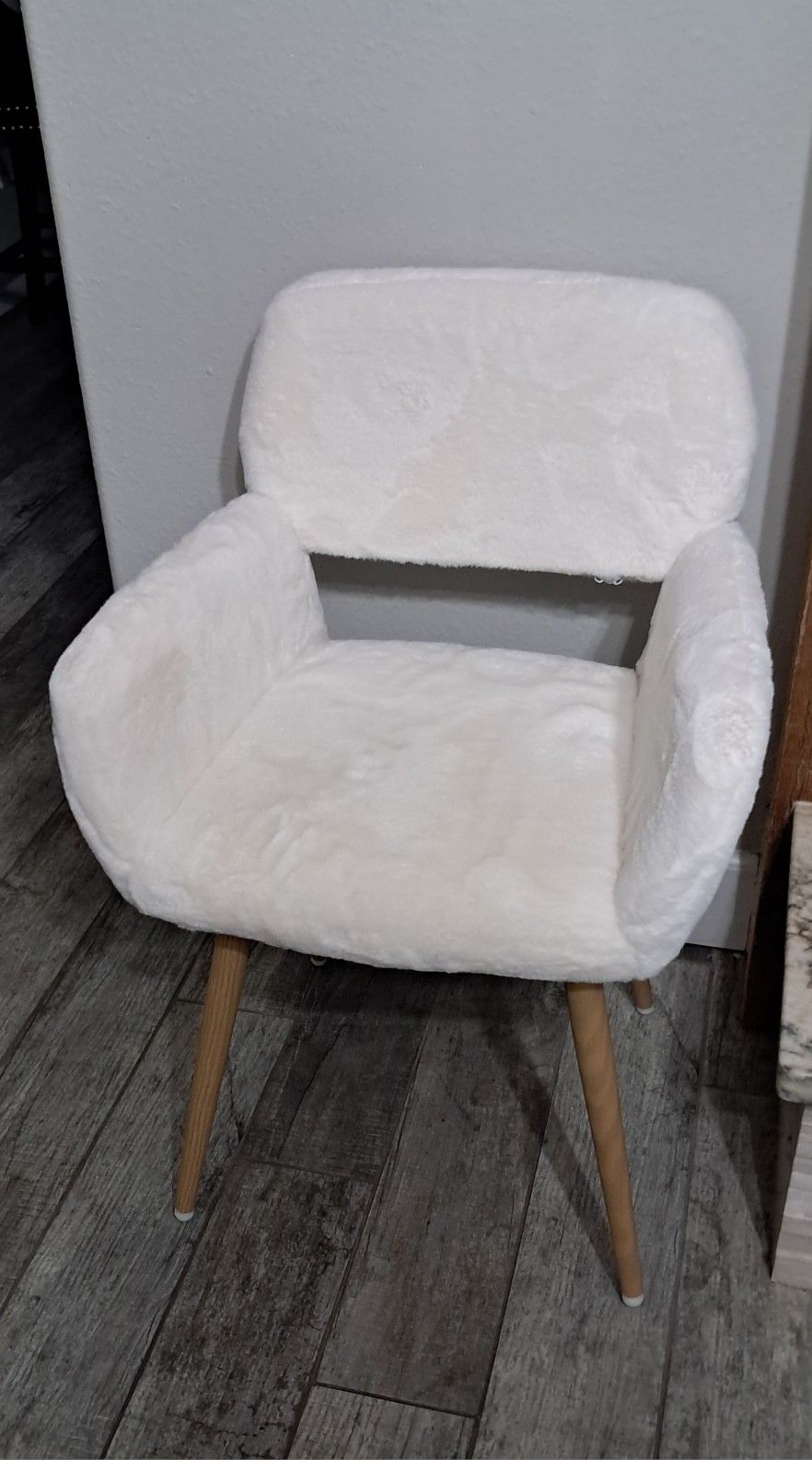 Modern furry chair without wheels, White
