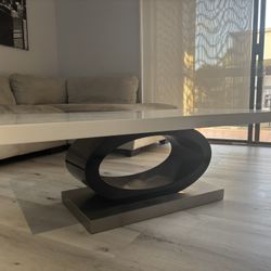 Luxury Green Apple Saturn coffee table in high gloss white / grey / chrome base