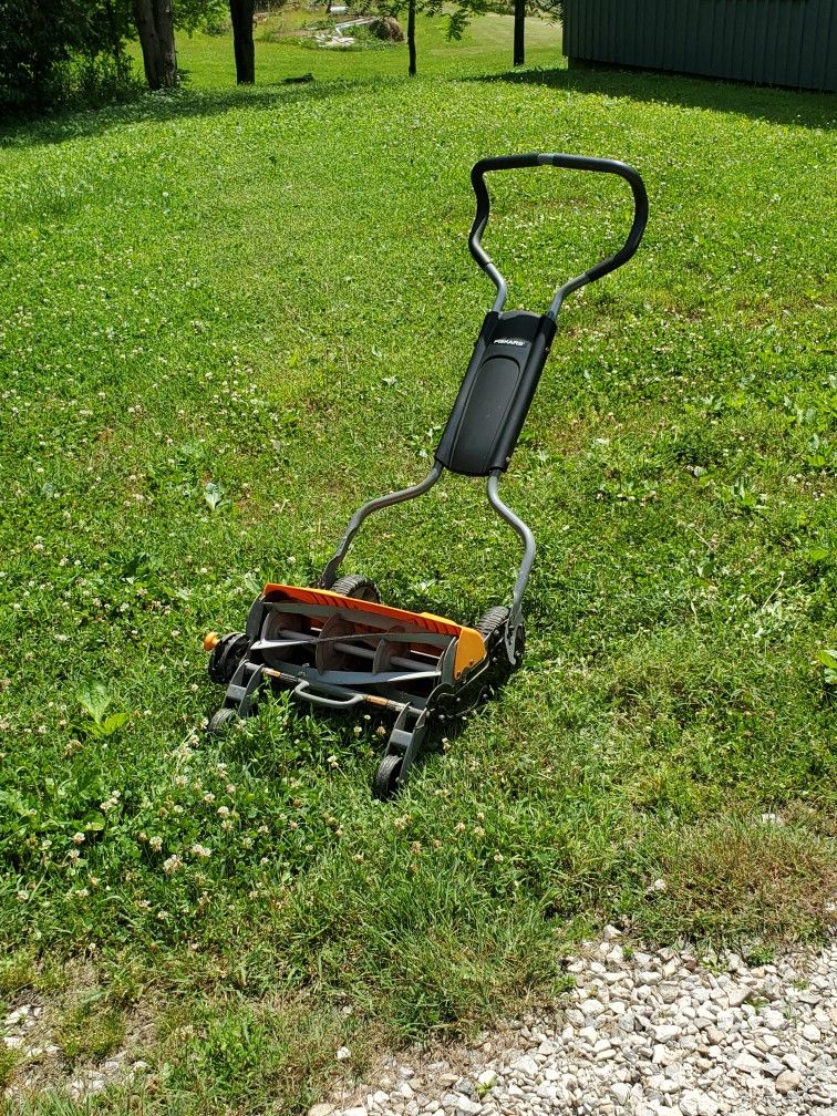 Fiskars Stay Sharp Reel Mower 