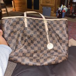 michael kors hand bag