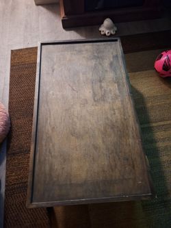 Compact coffee table