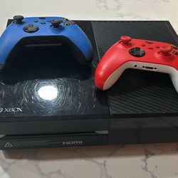 X Box One And Controllers