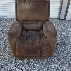 Lazyboy Recliner (FREE DELIVERY)