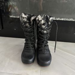 The North Face Snow Boots NEVER WORN