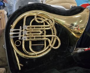 Stagg French Horn w/Case- PLEASE READ DESCRIPTION