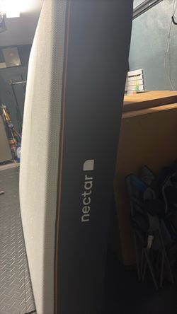 Nectar Memory Foam Mattress - king- medium firm
