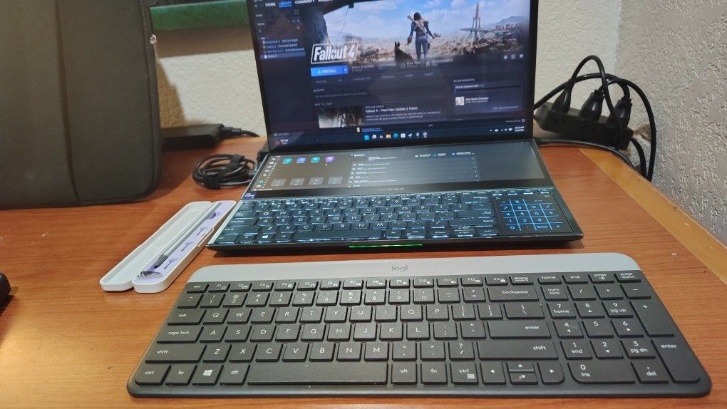 Asus Zenbook DUO UX582HS (i9 , 32,GB RAM, 1TB, RTX 3080)