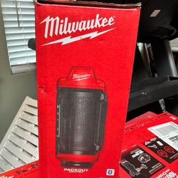 Milwaukee M12 12-Volt Lithium-lon Cordless Bluetooth Jobsite Speaker with PACKOUT Compatibility